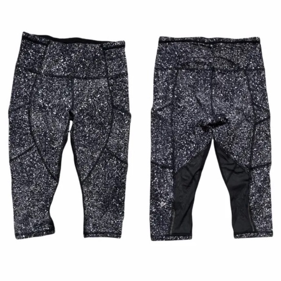 Lululemon Outrun 17" Crop Leggings Women’s size 6 in Splatter White/Black - Picture 2 of 8